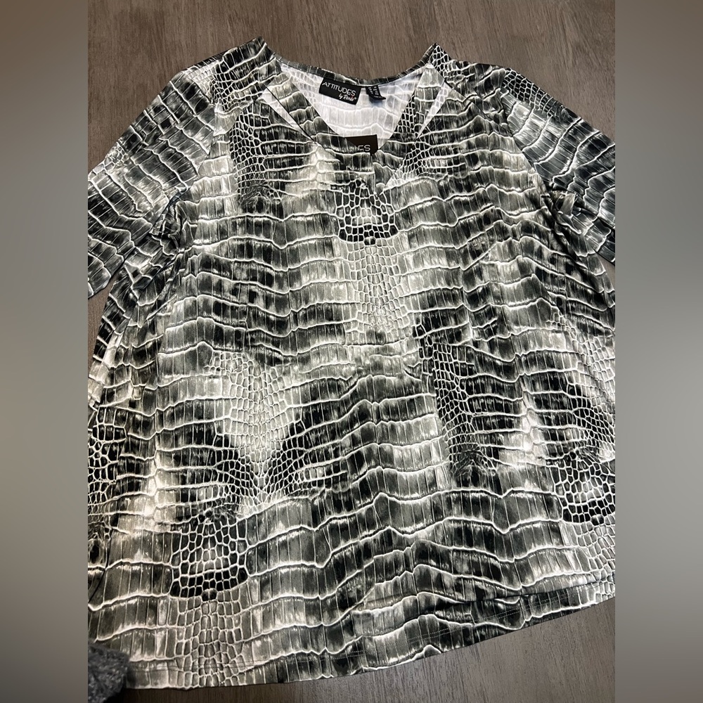 Attitudes by Renee blouse